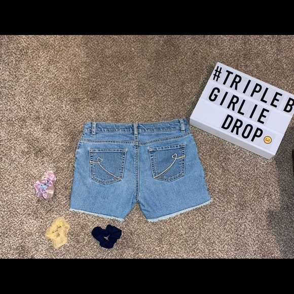 Light Wash Jean Shorts with Embroidered Hearts - Picture 2 of 2